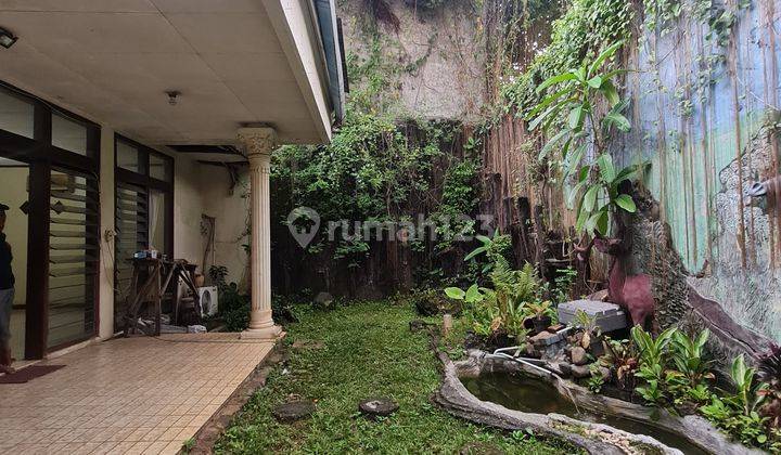 Rumah lama hitung tanah dalam komplek.bwh NJOP di kapten tendean 22