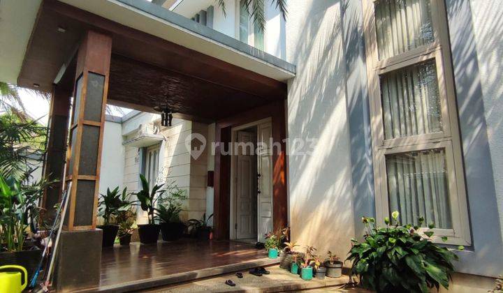 Rumah modern private pool di veteran bintaro 1