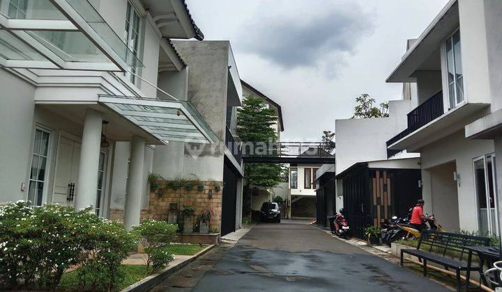 Rumah cantik design classic modern dalam town house di cipete 1