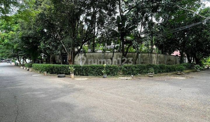 Rumah lama posisi hook prime area di Kebayoran baru 1