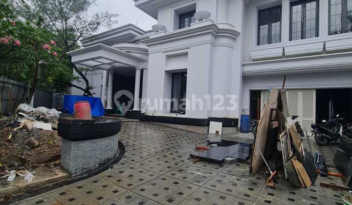 Brand new classic.prime design, located in Pondok Indah.