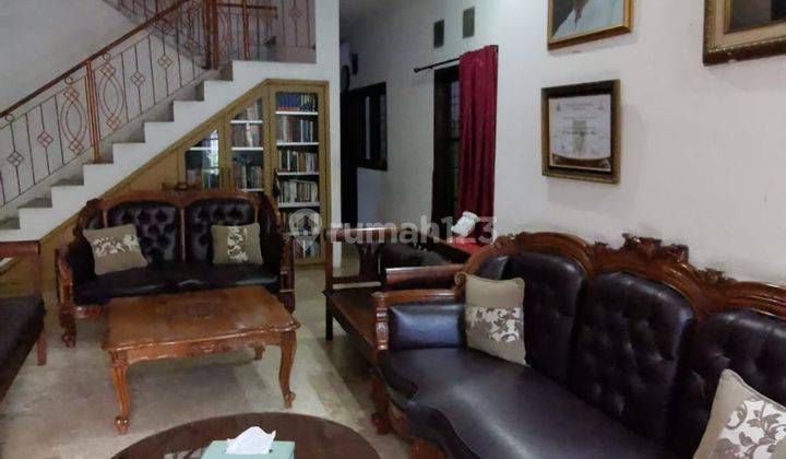 Rumah asri terawat siap huni di area ampera kemang 2