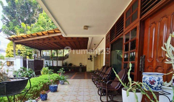 Rumah asri terawat lingkungan rindang prime area di Menteng 1