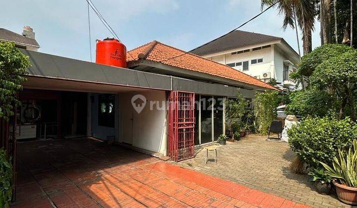 Rumah lama hitung tanah jalan lebar di Kebayoran baru 1