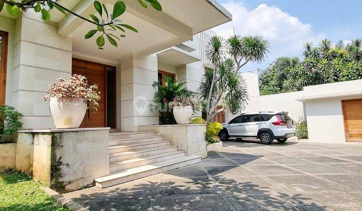 Rumah mewah private pool terawat siap huni di Kemang 1