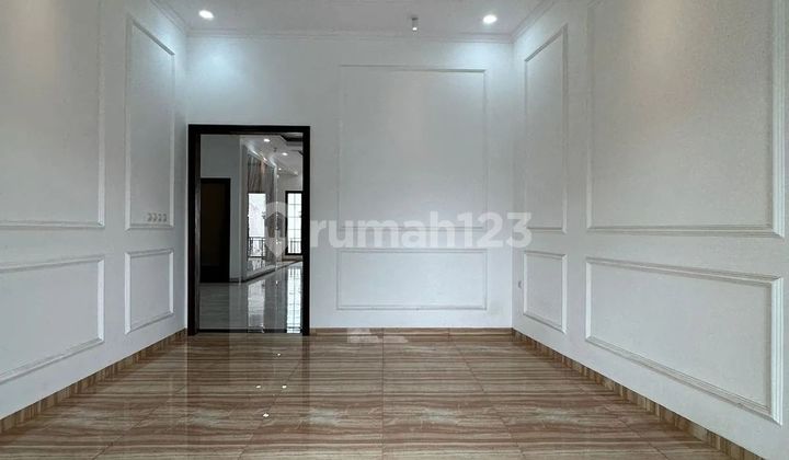 Rumah baru design modern classic siap huni di di Menteng jakpus 2