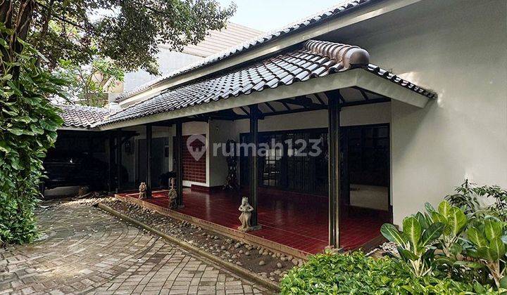 Rumah lama satu lantai terawat di di Kebayoran baru dkt blok M 1