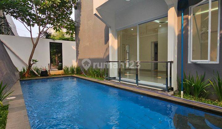 Rumah baru design modern private pool siap huni di Cilandak 1