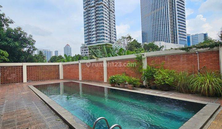 Rumah lama hitung tanah harga menarik prime area di Dukuh patra  1