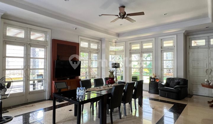 Luxury house with spacious yard in a ready-to-occupy complex in Bintaro Jaya. 2