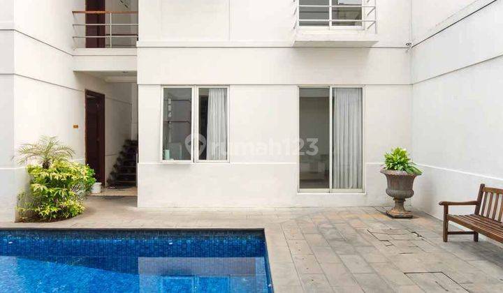 Rumah kost mewah pool lantai marmer full terisi di Kemang 2