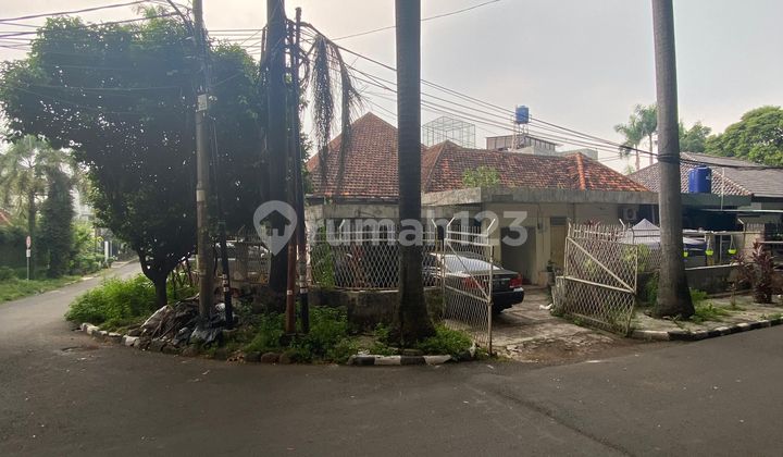 Rumah lama hitung tanah posisi hoek di Menteng 2