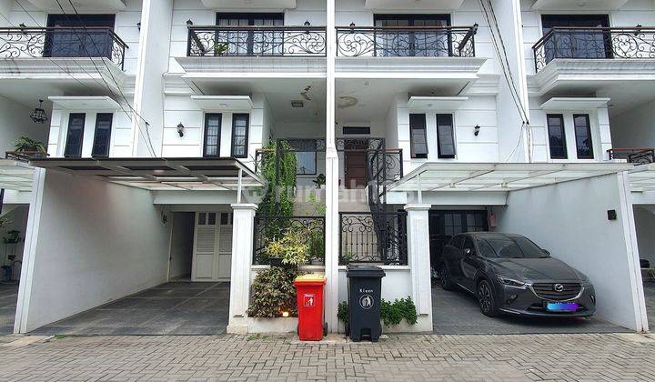 Rumah modern 3 lantai dlm town house siap huni di Veteran bintaro 1