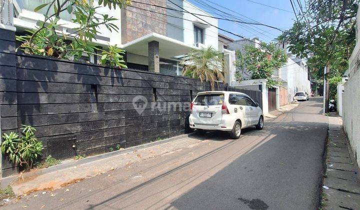 Rumah modern terawat siap huni di di Kemang 1