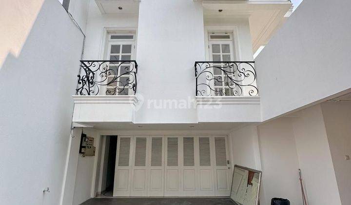 Rumah mewah design classic private pool siap huni diKemang ampera 2