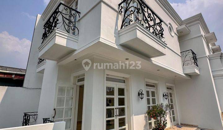 Rumah mewah design classic private pool siap huni diKemang ampera 1