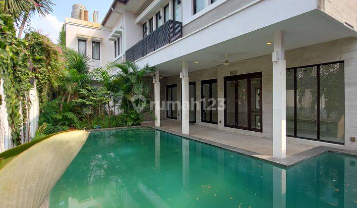 Rumah mewah design modern siap huni di Kemang dalam 1