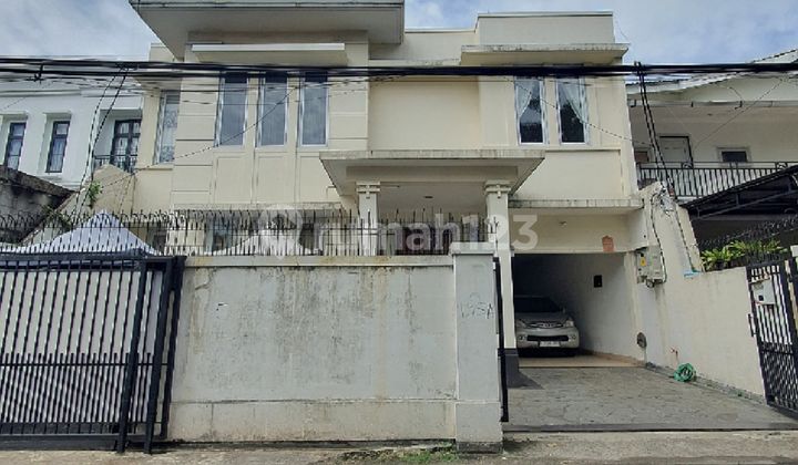 Rumah mewah terawat private pool Harga murah di kemang  2