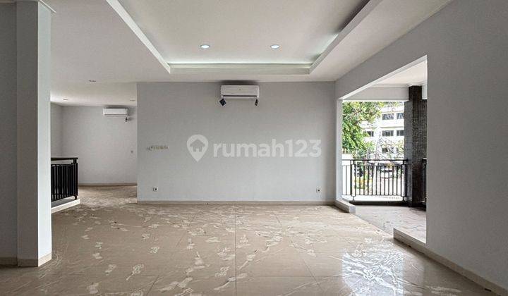 Rumah Komersil Jln Lebar Siap Pakai Di Menteng 2