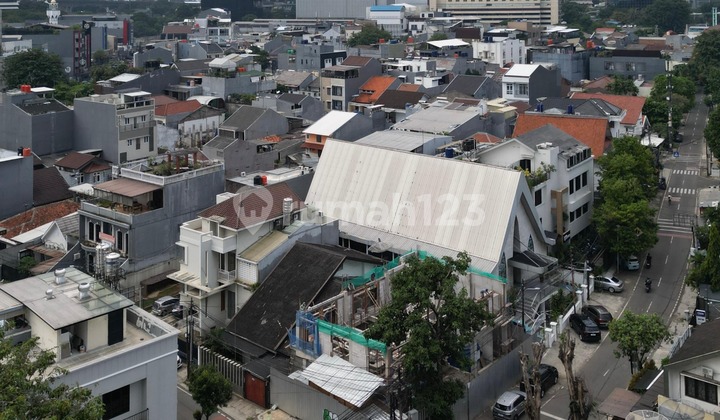 Charming House on Wide Street Near Sudirman in Benhil 2