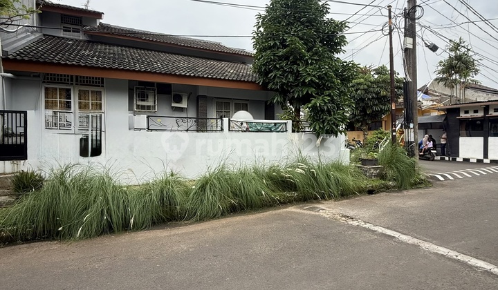 Rumah Asri Hoek Jln Lebar.siap Huni di Komplek Bintaro Sektor 9 Rumah Asri Hoek Jln Lebar.siap Huni di Komplek Bintaro Sektor 9
