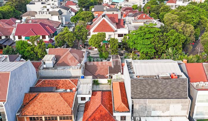 Rumah Di Pinggir.jln Area Komersil Dkt.scbd Di Senopati Kby Baru 