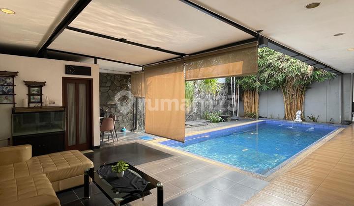 Beautiful 1-Story House with Private Pool in Kemang Bangka Townhouse