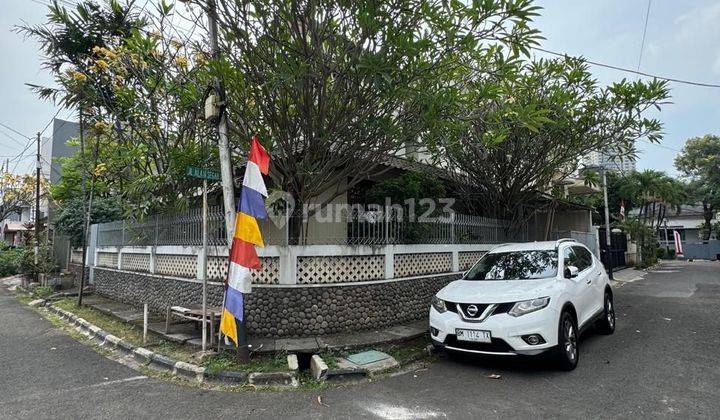 Rumah Cantik Terawat.siap Huni Posisi Hook Di Pondok Indah 1