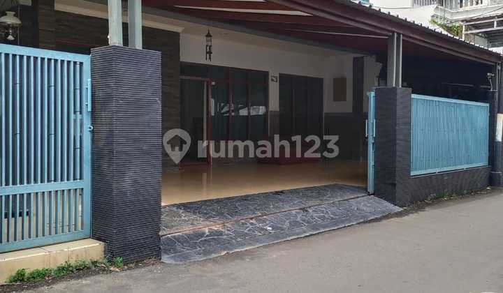 Rumah Asri Strategis.dkt.ke.mrt Di Kebayoran Baru