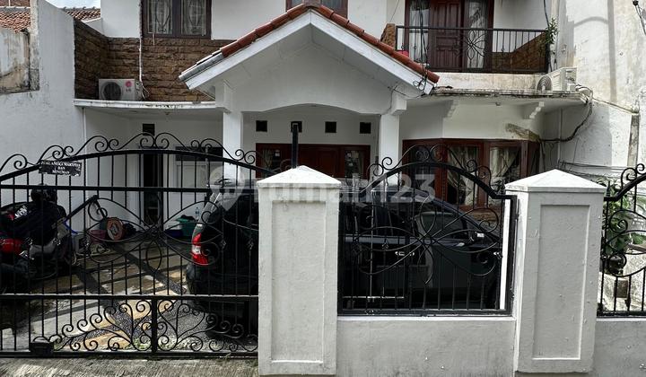 Rumah Asri Siap Huni Area Strategis.harga.murah Di Tebet  2