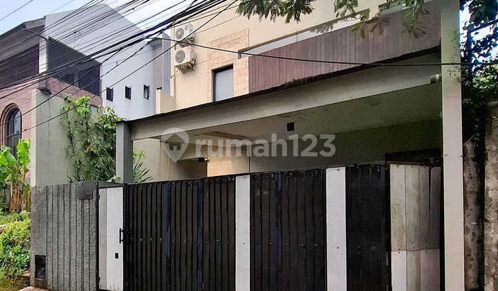 Beautiful House with Modern Minimalist Design. Ready to Occupy in Pejaten. 2