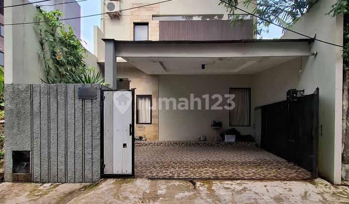 Beautiful House with Modern Minimalist Design. Ready to Occupy in Pejaten.
