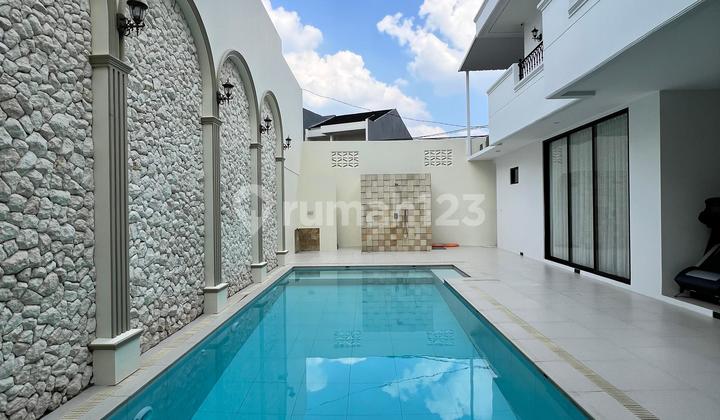 Rumah Cantik Design Modern Private Pool Dlm Komplek Di Cipete 