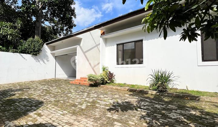 Rumah Siap Huni Terawat Private Pool di Kemang Pejaten 2