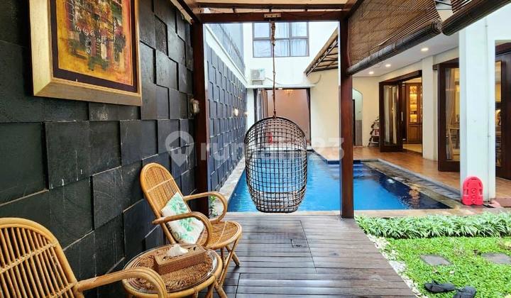 Modern House in Town House. Private Pool. Furnished in Kemang.