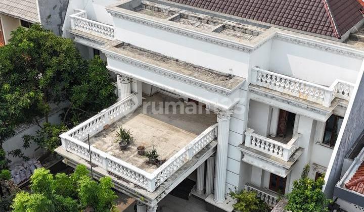 Rumah Classik Prime.area Strategis Harga Menarik di Area Salemba 2