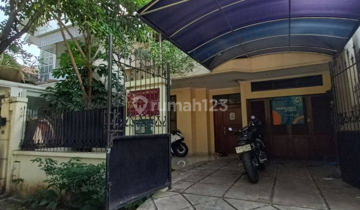 Rumah Cantik Dpn Taman Dkt Ke Senayan Harga Menarik Di Keb Baru 2