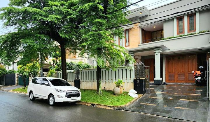 Rumah Mewah Design Modern Baru Renov Siap Huni di Pondok Indah