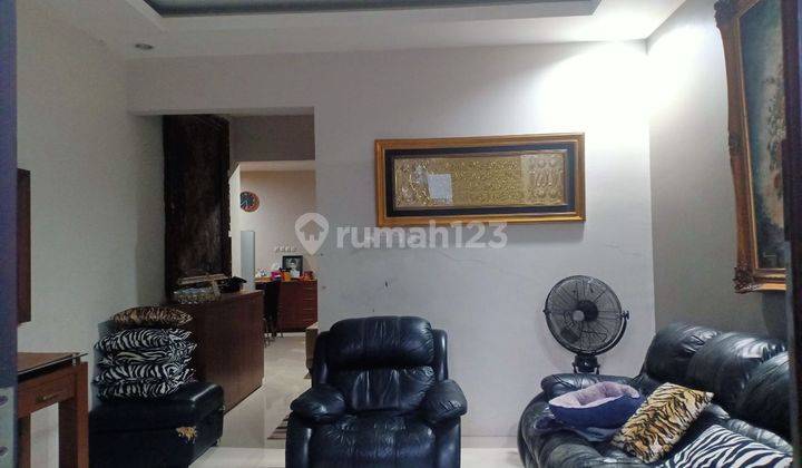 Rumah Bagus 2 Lantai Furnished Dekat Stasiun L R T City Jatiwaringin 2