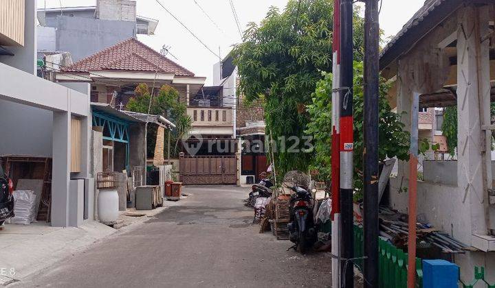 Rumah SHM 2 Lt Strategis  Di Rawamangun Jakarta Timur 2