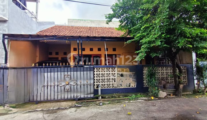 Affordable Government Complex House Near Jatiasih Bekasi Toll Access