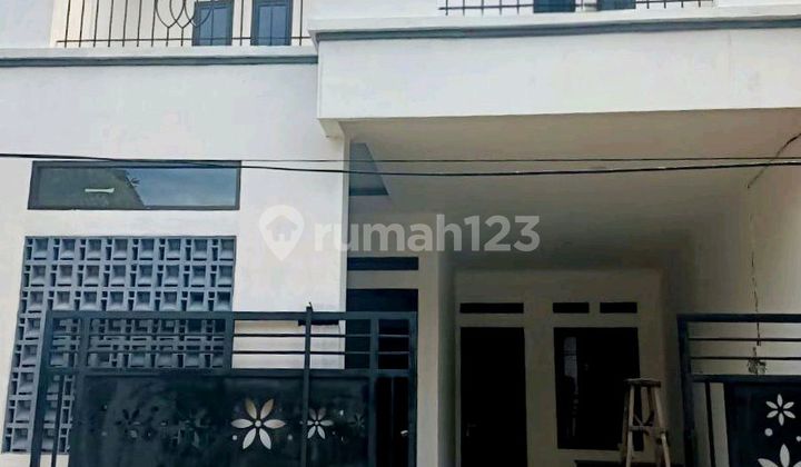 Rumah Baru Siap Huni Kamar Tidur 5 Jatiwaringin Bekasi Dekat Akses Tol Dan L R T
