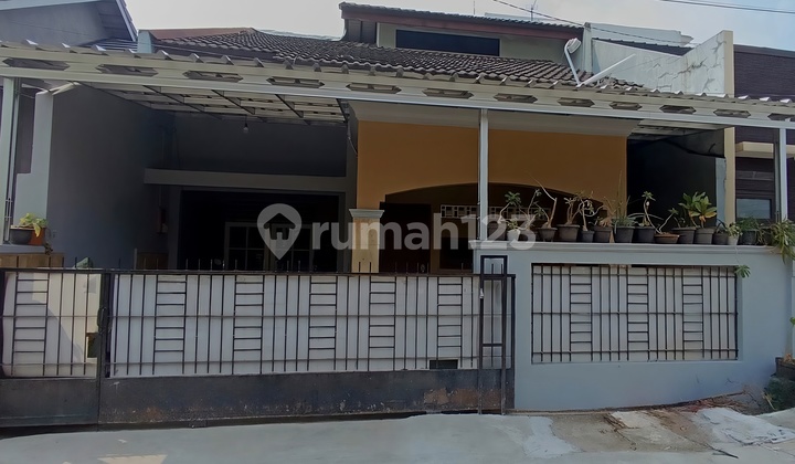 Rumah S H M 2 Lantai Komplek Jatiwaringin Bekasi 2