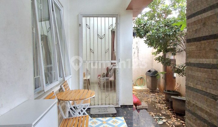 For sale: 4 two-story houses in Angaksa Puri Jati Mekar, Bekasi, near Jatiasih Toll Road.