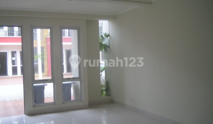 Rumah 2 Lantai Unfurnished SHM di Cluster Opal Utara, Gading Serpong, Tangerang 2
