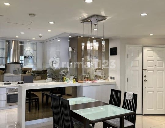 Apartment Slipi 3 BR Bagus Furnished di Palmerah Jakarta Barat 2