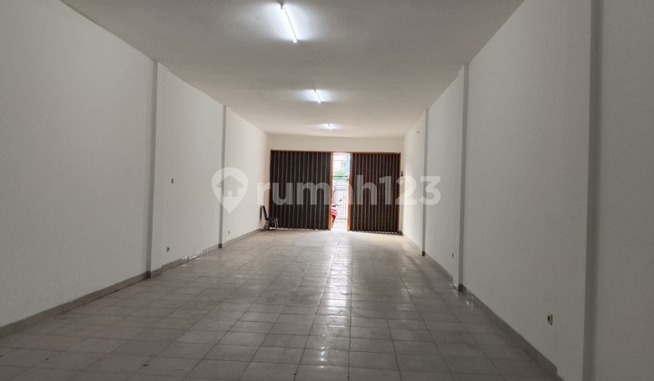 2-story shophouse 200 meters with SHM in Matraman, East Jakarta 2