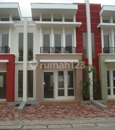 Rumah 2 Lantai Unfurnished SHM di Cluster Opal Utara, Gading Serpong, Tangerang 1