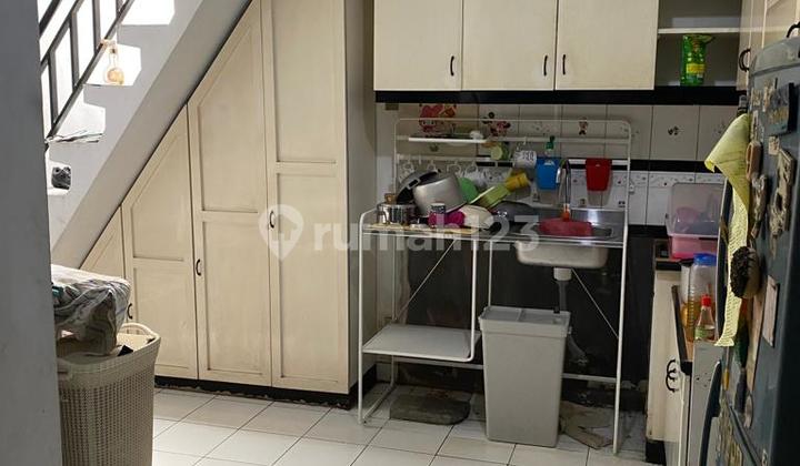 Rumah terawat Taman Holis Indah