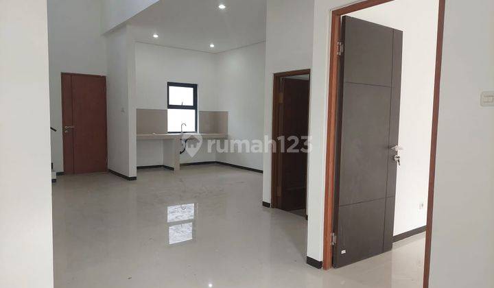 Rumah baru 2 lantai Taman Holis Indah 2